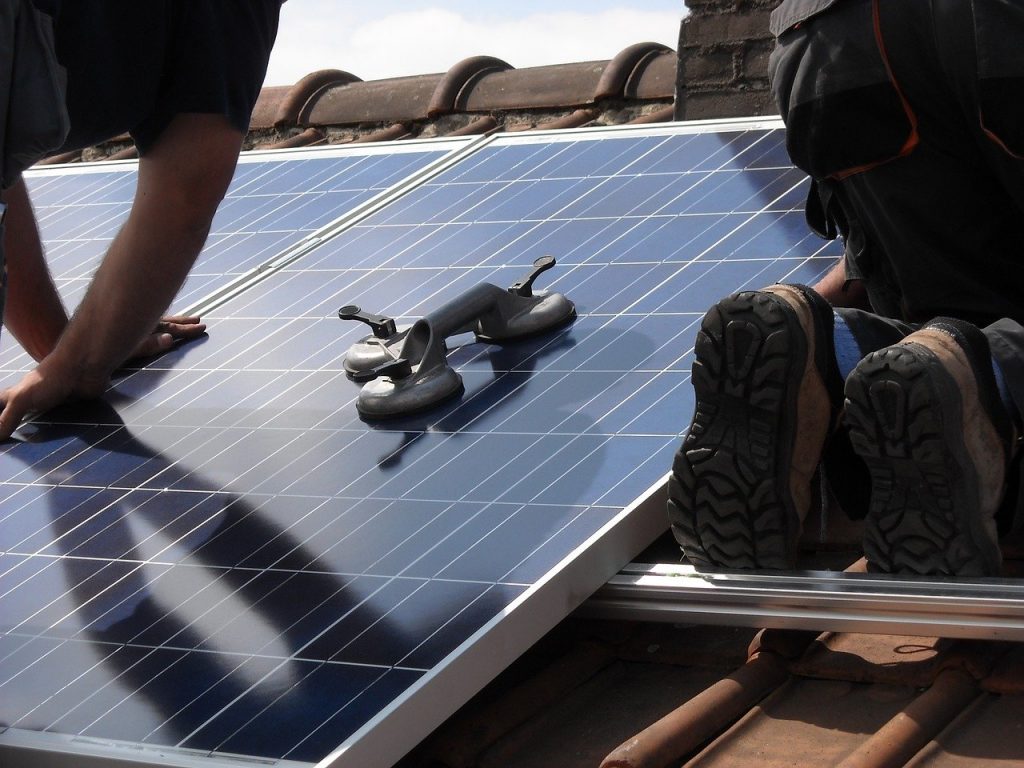 Ahorra en tu factura instalando paneles solares